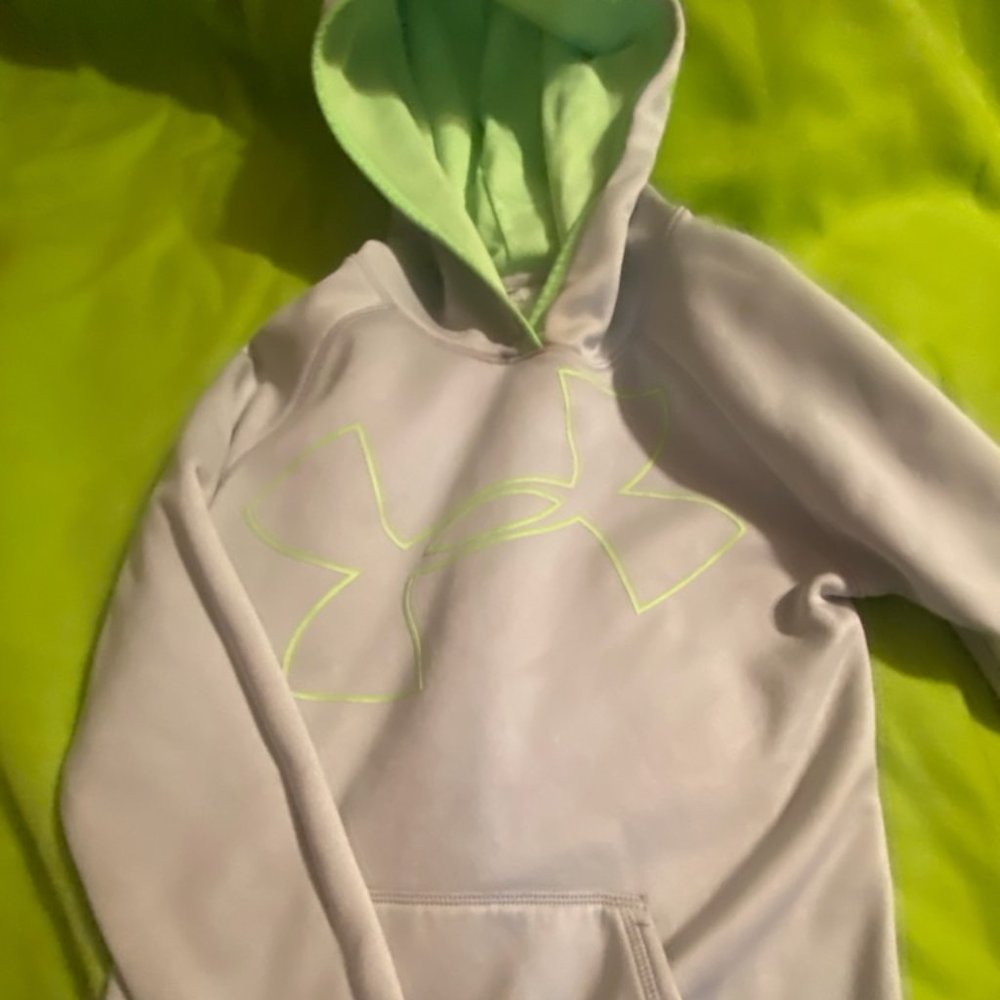 Underarmor Hoodie